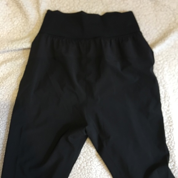 (SOLD)Lululemon Dance To Yoga Pant - Picture 3 of 7